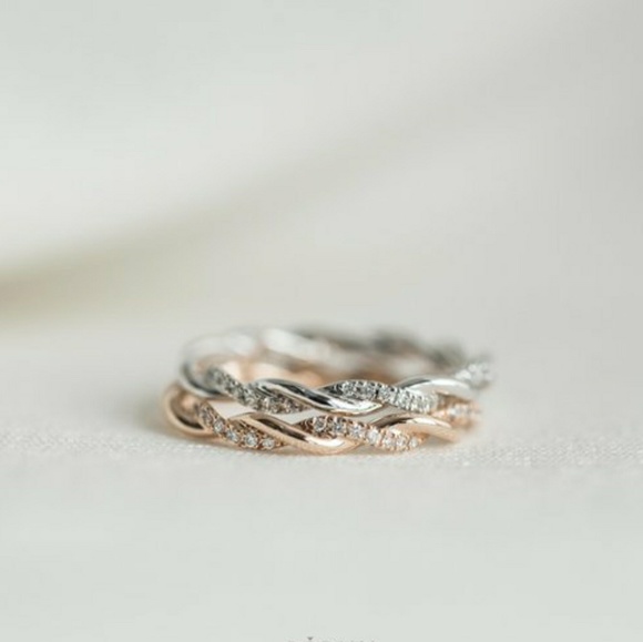 RSTKD🔖18K Wt Gold .06ct Diamond Twist Ring - Picture 2 of 7